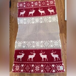 Lana & Lino Reindeer Snowflake Heart Red Reversible Wool/Cotton Throw 57" x 34"